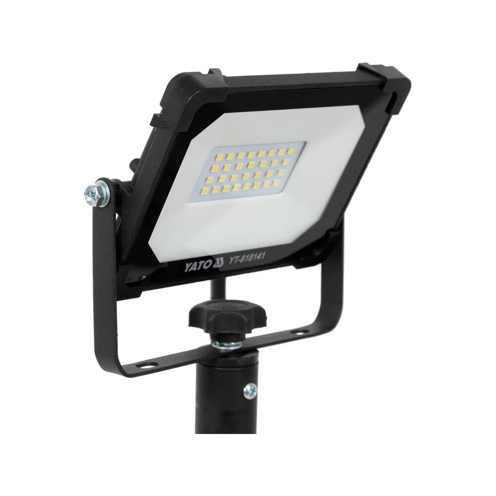 LED прожектор със статив YATO, 20 W, 1900 lm