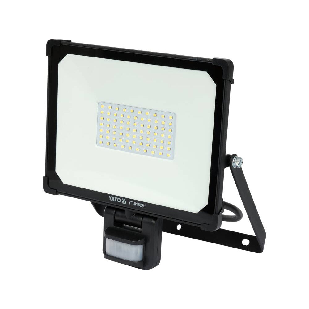 LED прожектор със сензор YATO, 50 W, 4750 lm